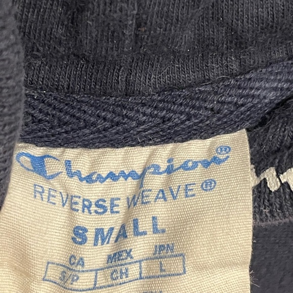 Navy blue Champion hoodie - Picture 2 of 3